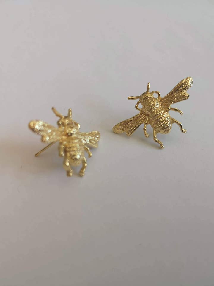 The Bees Knees Studs (18k gold) for wholesale by Annabelle Hardie