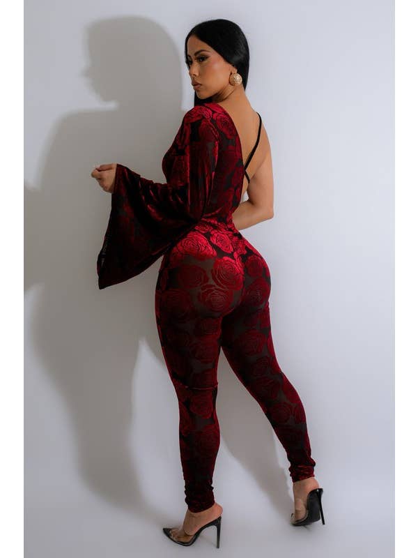 Vin Jumpsuits i rosa sammet med en axel för wholesale på Faire