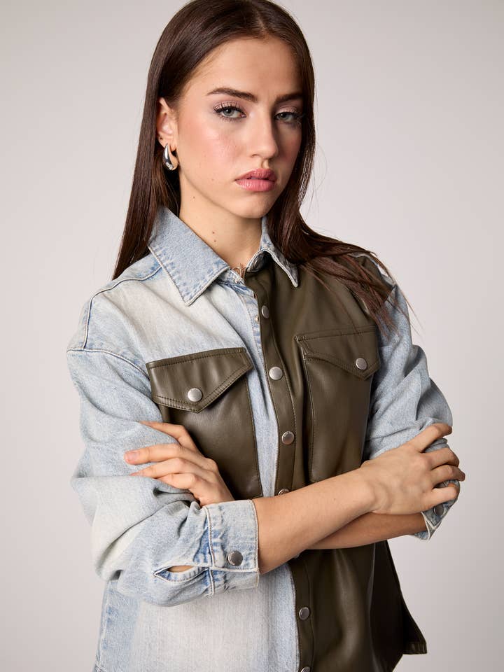 Unreal Leather & Denim Boyfriend Shacket por atacado de Blue Revival