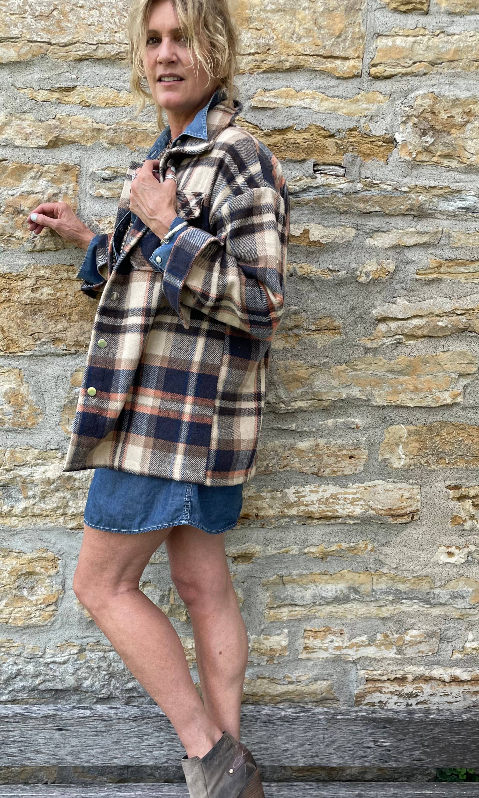 Óxido. Camisa chaqueta de franela a cuadros en tonos óxido de venta al por mayor en Faire6