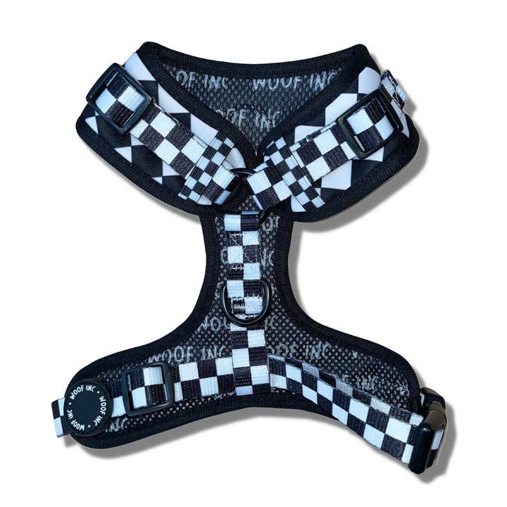 WOOF INC – Großhandel Haustiergeschirr – Hund – Verstellbares Hundegeschirr in Schwarz und Weiß mit Schachbrettmuster2