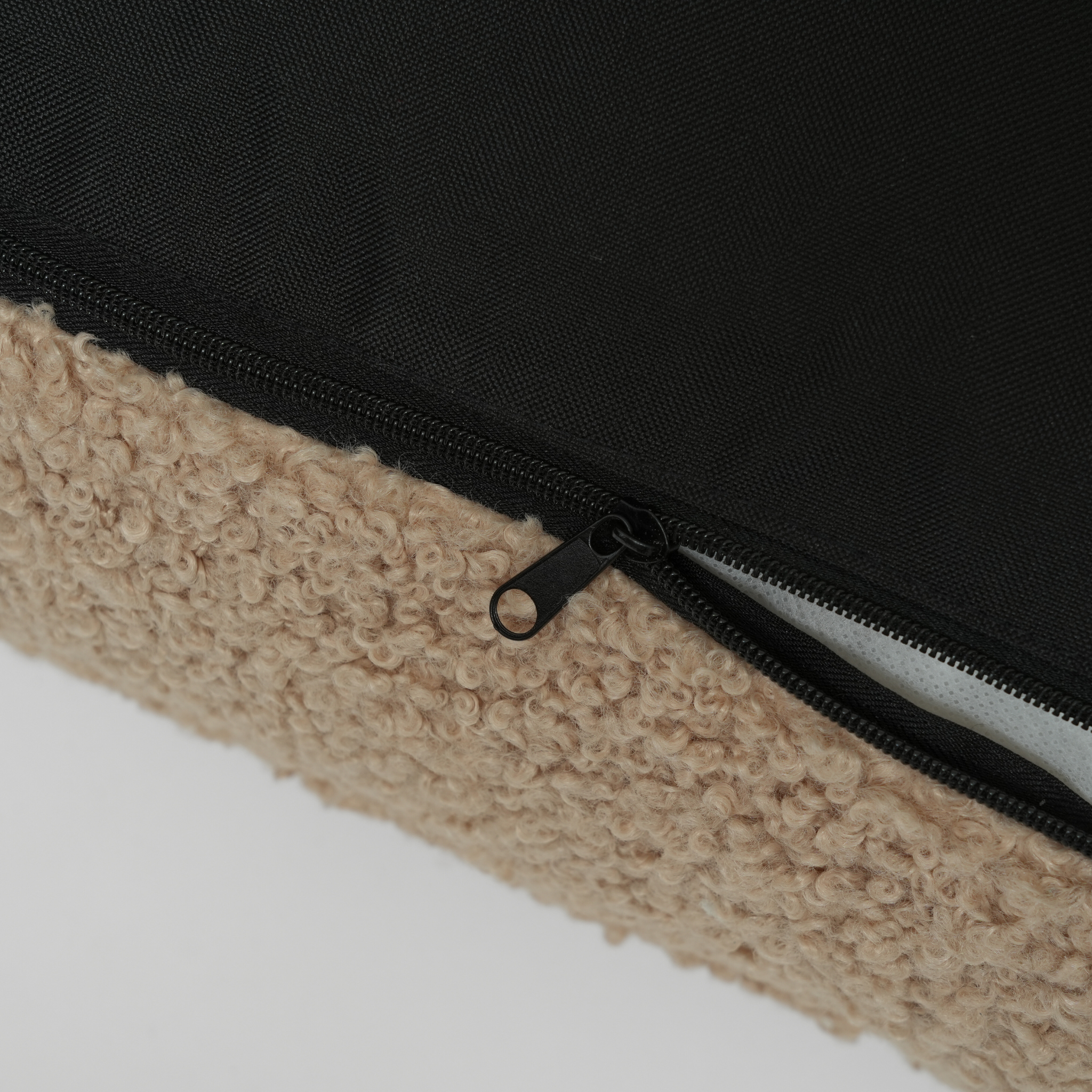 Staey - Wholesale Pet Bed - Dog - Noor Dog Cushion | Sand Curly3