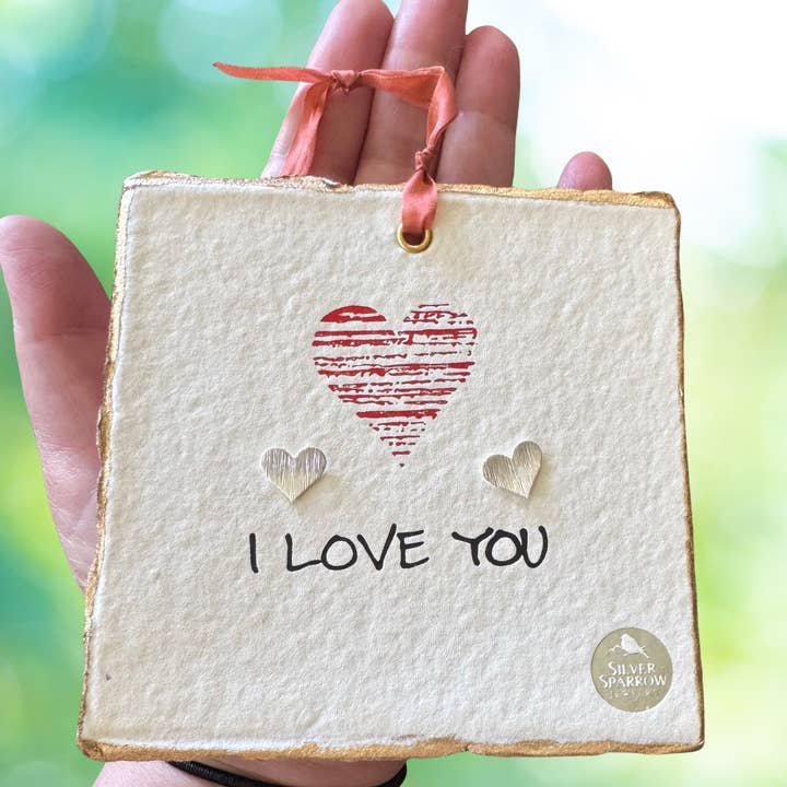 Ik hou van je sterling zilveren oorbellen. voor wholesale door Silver Sparrow Jewelry