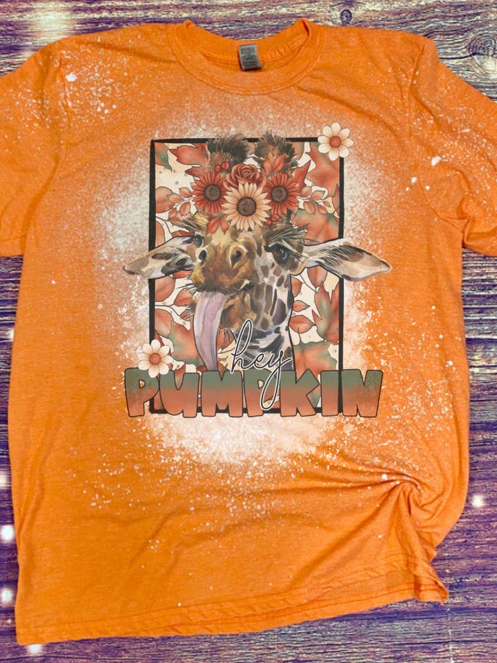 T-shirt Bleach Hey Pumpkin pour la vente par Cute As A Rustic Button