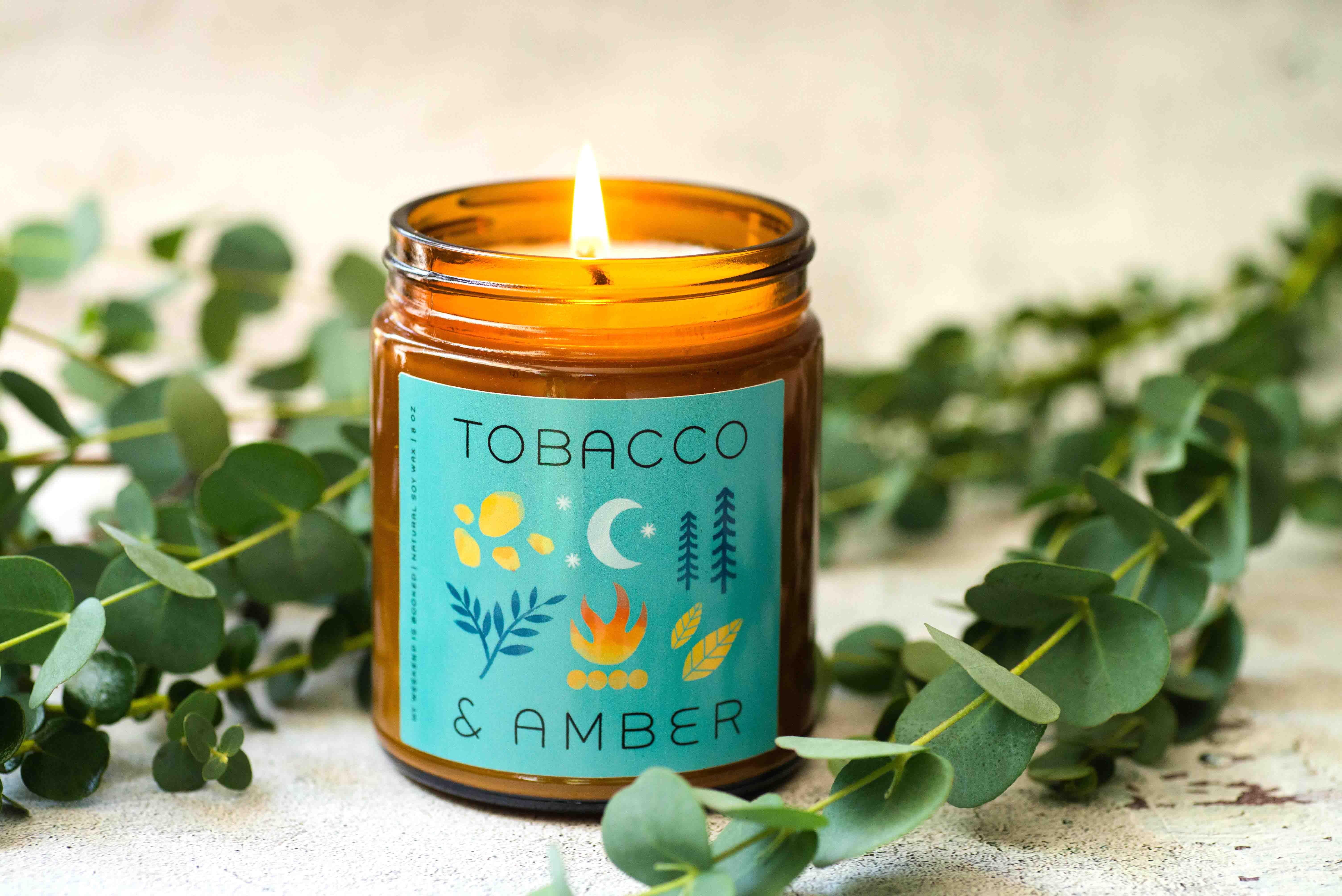 My Weekend is Booked - Vendita all'ingrosso Candela in vasetto - Candela di soia al tabacco e ambra - Vaso d'ambra2