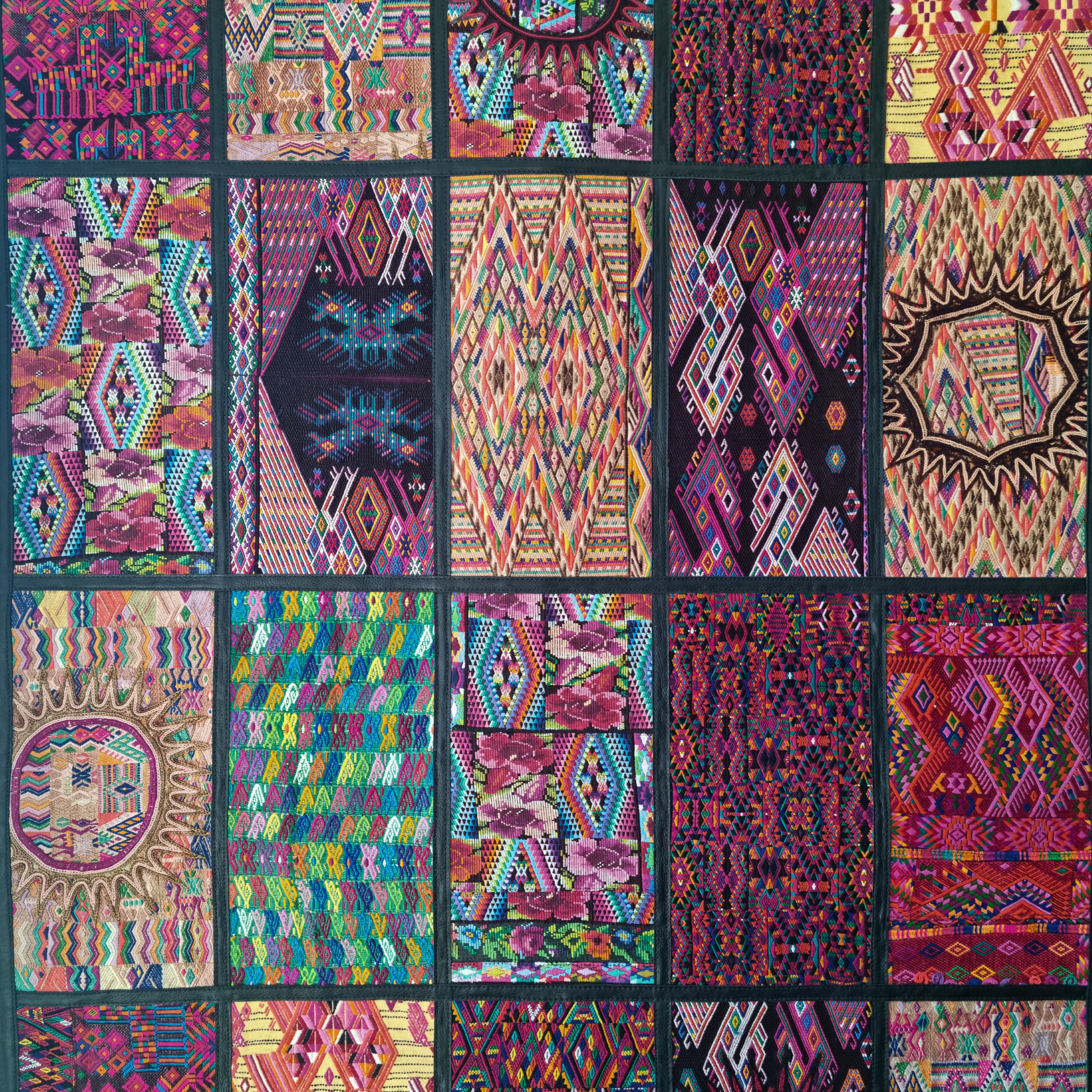 Achiote Guatemalan Goods – Großhandel Teppichvorleger – handgefertigter Huipil Gebietsteppich11