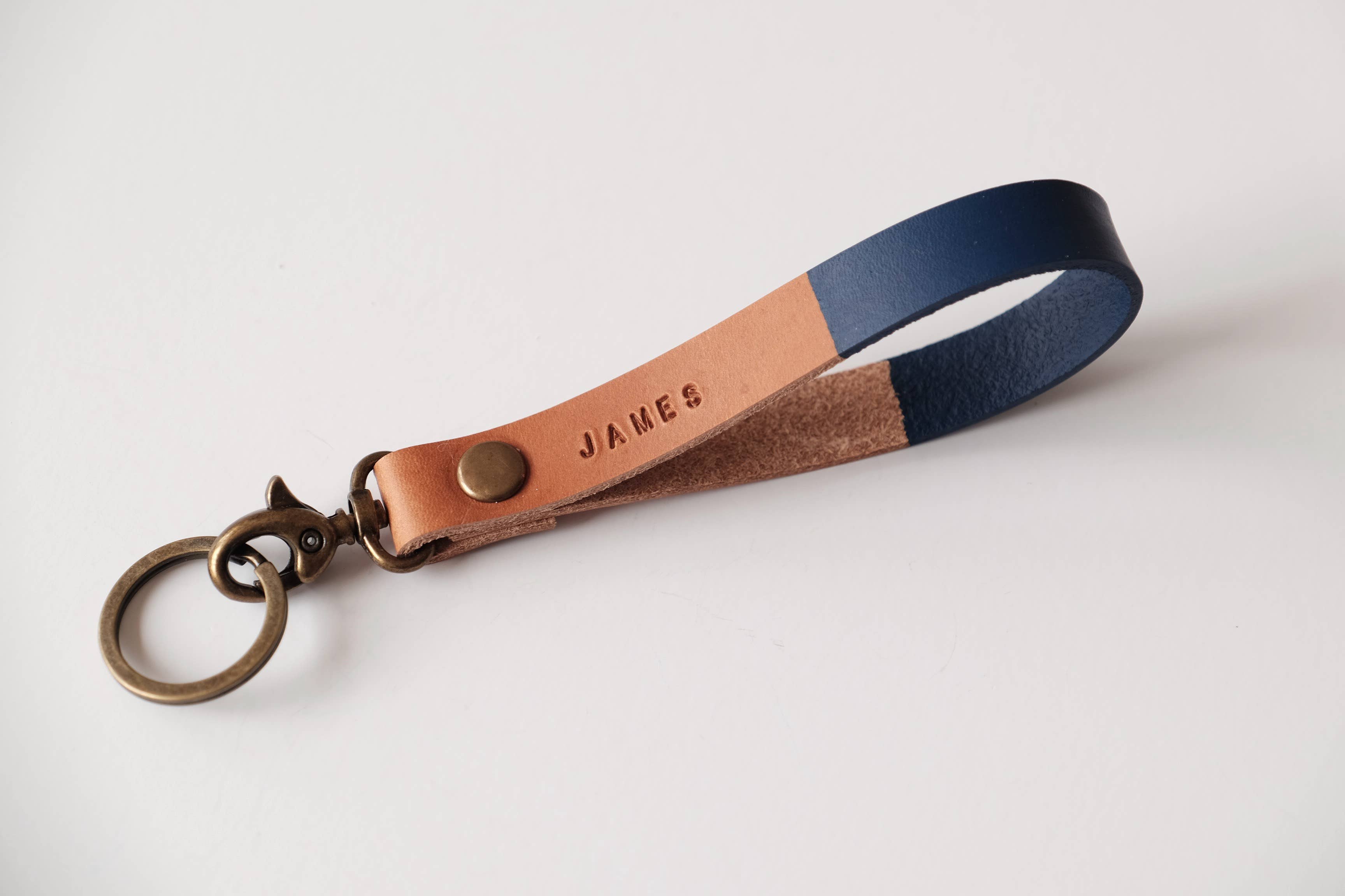 Moccaberry - Wholesale Keychain - Unisex - Navy Leather Keychain1