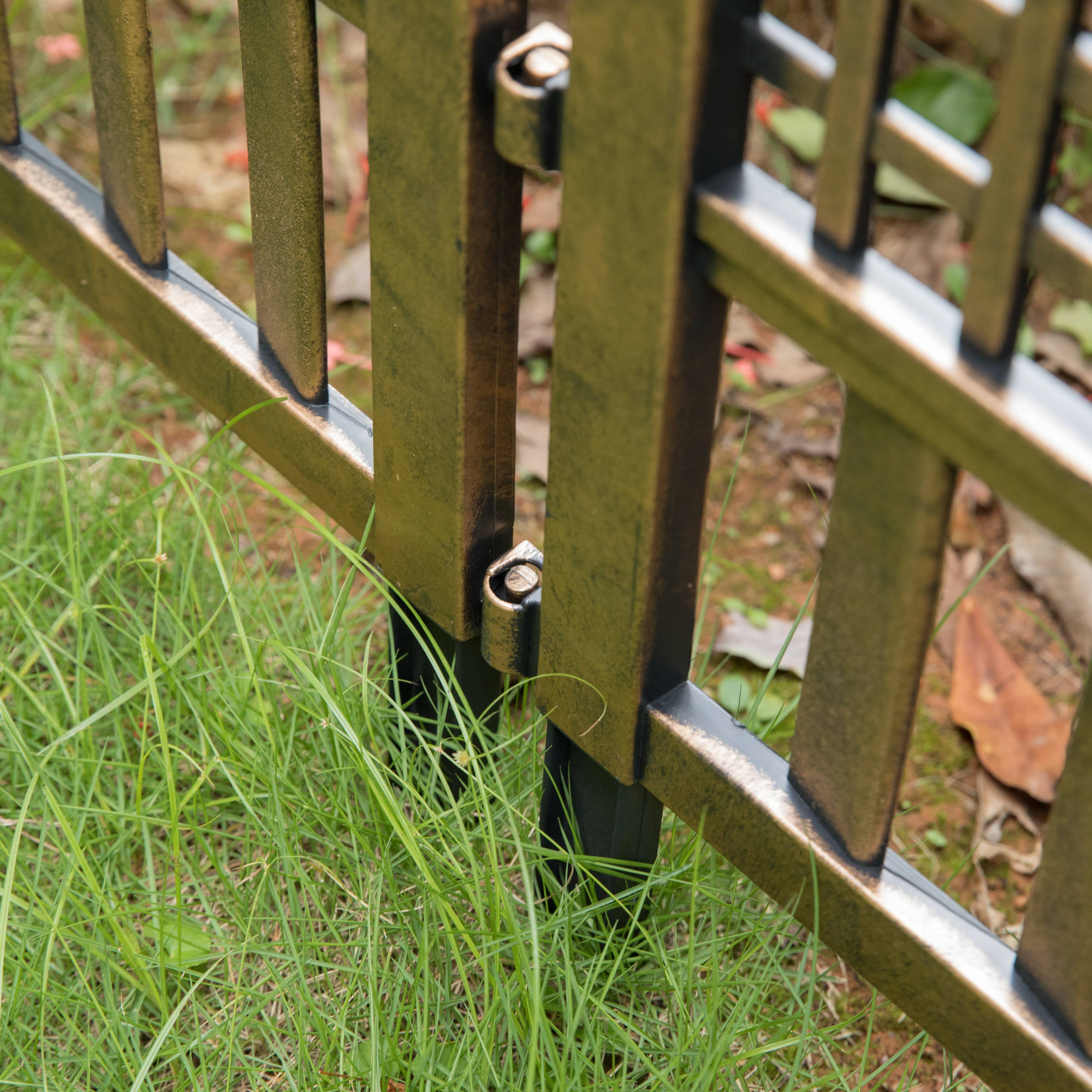 Quickway Imports - Wholesale Outdoor Ornament/Decor - Plastic Outdoor Decor Garden Flower Edger Fence, Border, 411