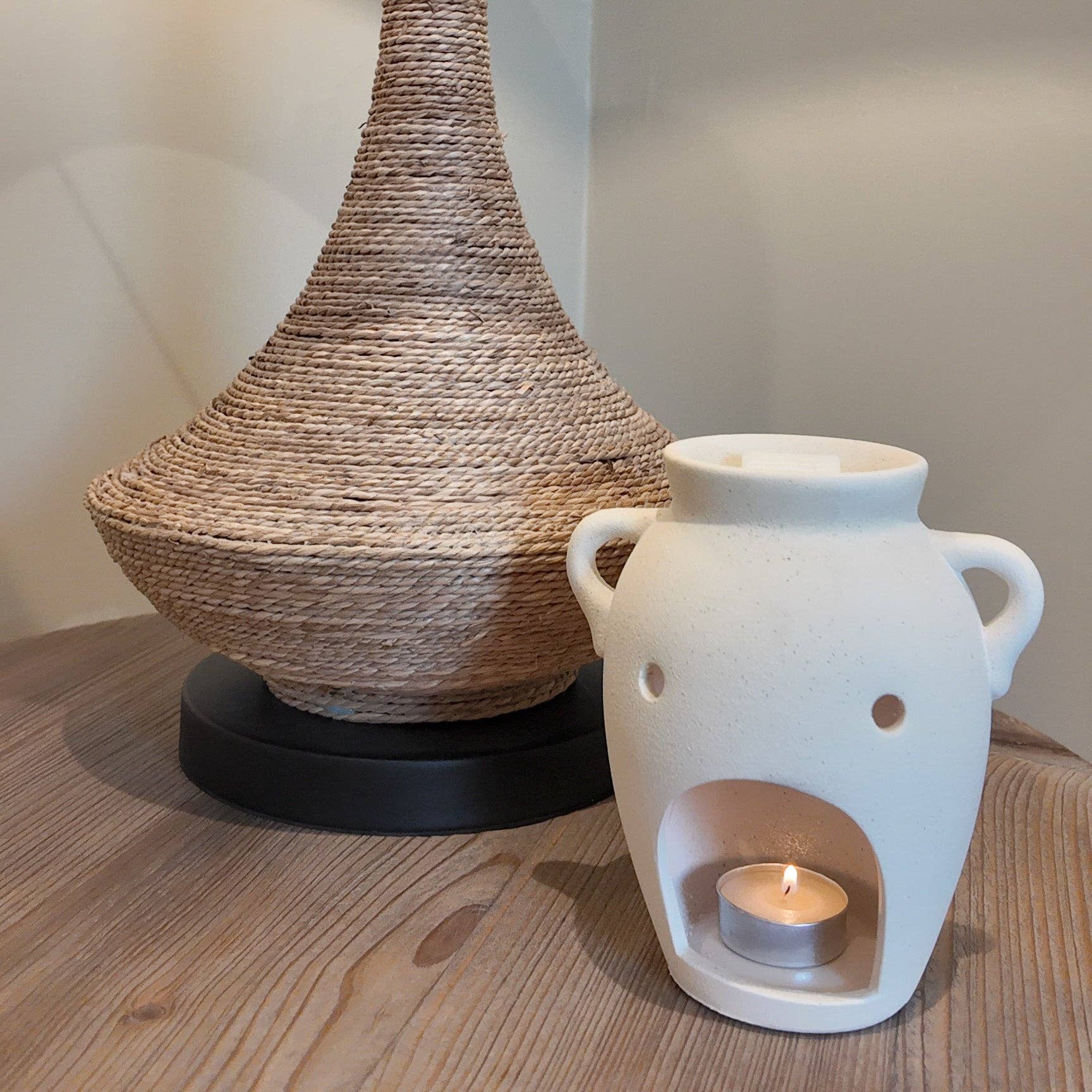 James & Co Fragrance - Wholesale Wax Warmer - Luxury White Textured Tealight Wax Melter2