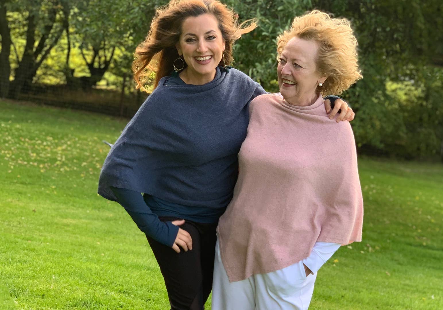 Creatico - Wholesale Poncho - Women's - House of Conti Firenze Cashmere Blend Italian Poncho Regular58