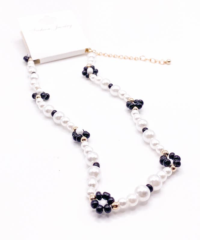 MULTI Daisy Love Pearl Necklace for wholesale on Faire4