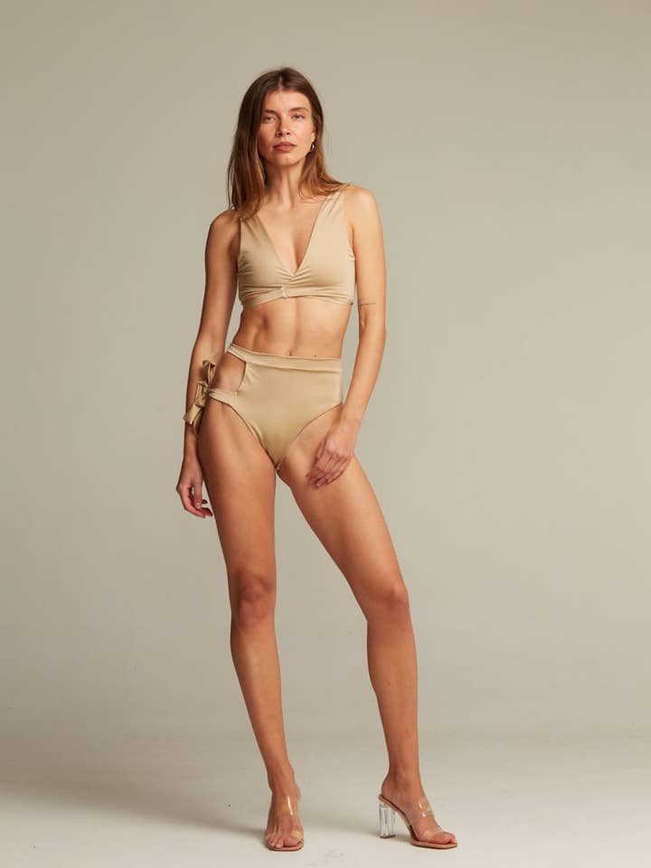 CAMILA CON FORMA DE CRUZ EN LA PARTE SUPERIOR Y PARTE INFERIOR ASIMÉTRICA para venta al por mayor de Zao Swim