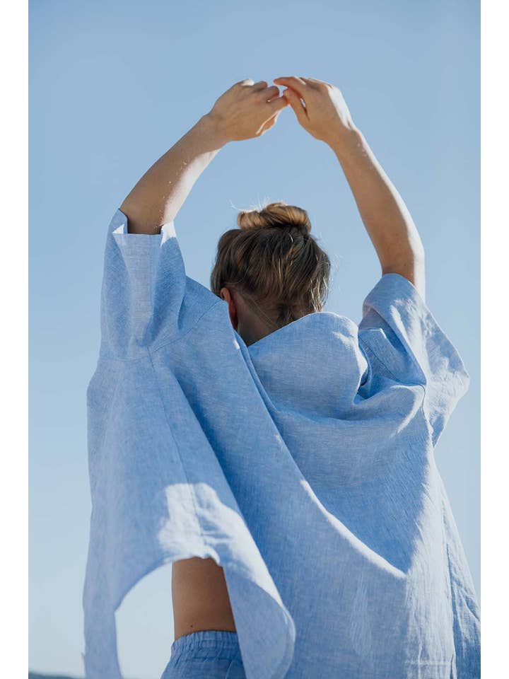 MARATUSSO - Vendita all'ingrosso Completo loungewear - Donna - Set Blue Wave con camicia oversize e shorts in lino e cotone3