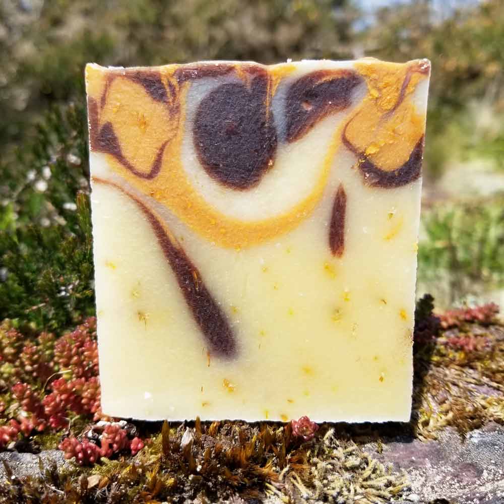 Savonnerie Aubergine - Vente Pains de savon - Savon bio Amandier - Savon naturel et biologique2