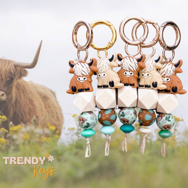 TrendyKeys - Wholesale Keychain - Women's - Highland Cow Zipper Pull Keychains