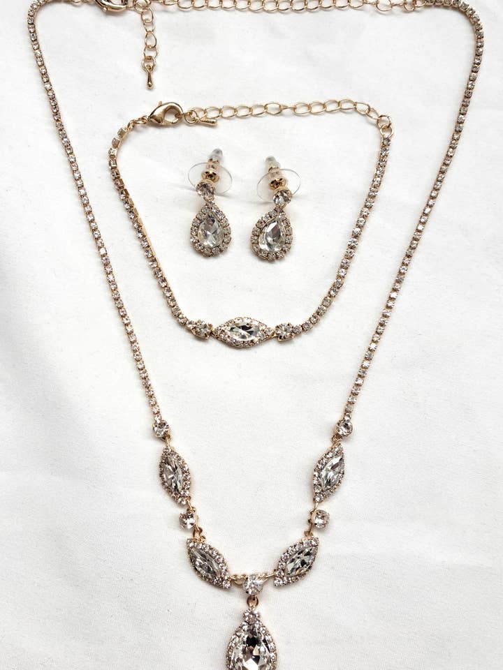 Conjunto de collar, pendientes y pulsera con joyas 49742 para venta al por mayor de Chicas