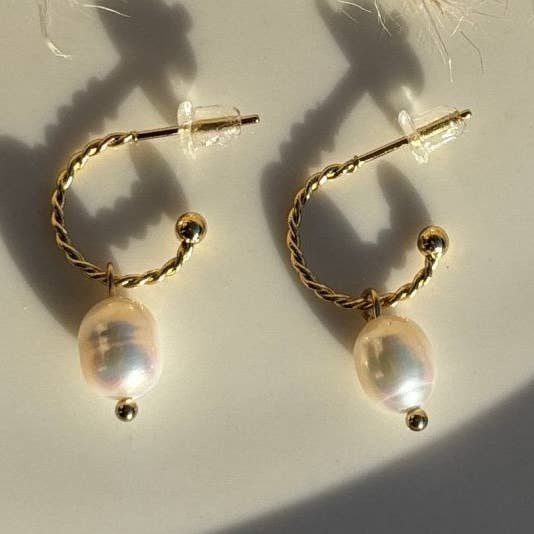 DUESTELLE ITALIA - Wholesale Hoop Earrings - GOLDEN WHIRL - intertwined gold and pearl headband0