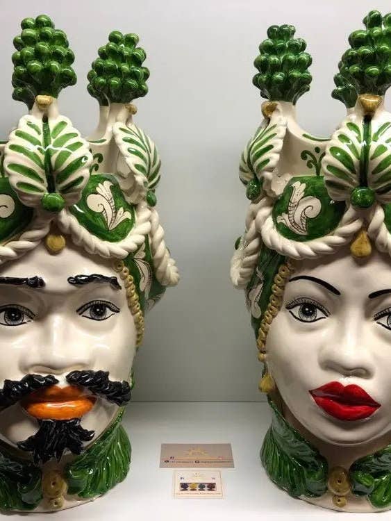 Zefiro Moor's Heads Crown Pine Cones Caltagirone Ceramic cm H.48 L.28 Green Artisan por atacado de DD Ceramiche Siciliane