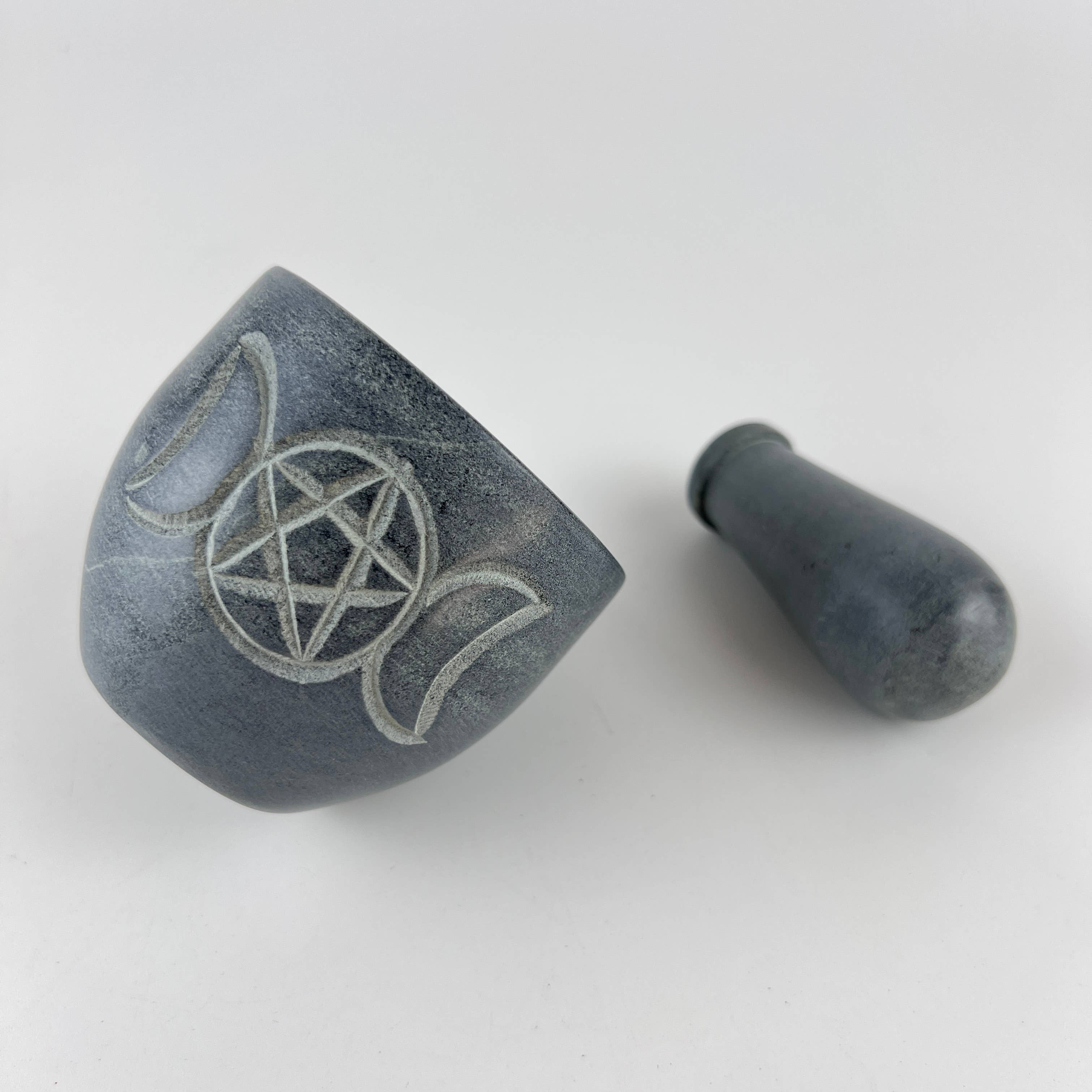 GREENROOTS USA LLC - Vente Mortiers et pilons - Mortier et pilon en stéatite sculptés Triple Moon Pentagram 2,75 pouces9