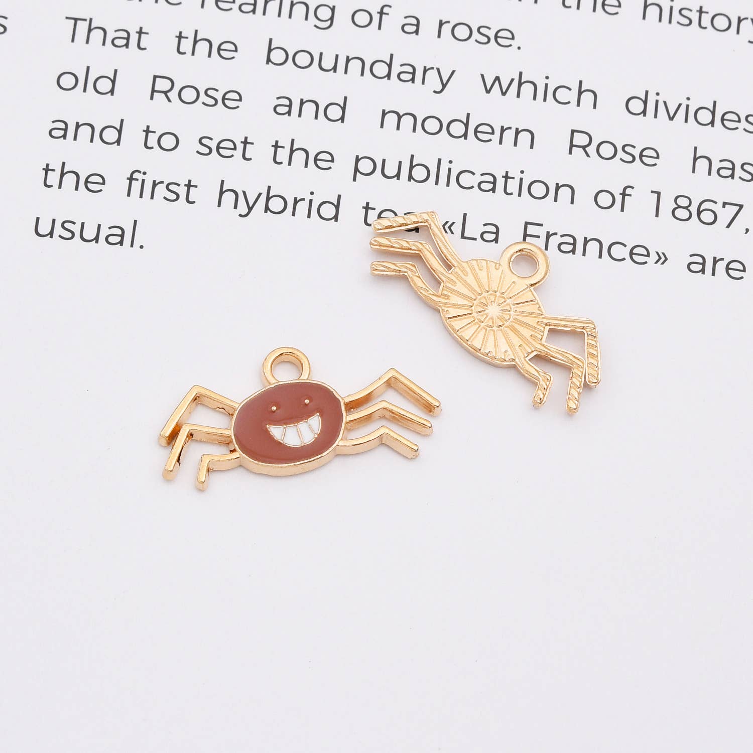 findings4uGem – wholesale Hänge-/berlockhalsband – Guldpläterad Emalj Halloween Fint Berlockhänge, CP215030