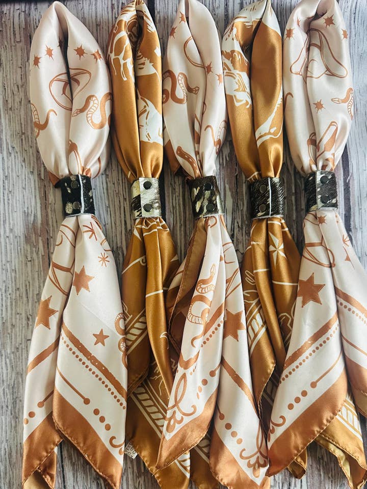 Foulard Selvaggio Buckaroo d'Oro per la vendita all'ingrosso da parte di Boots Are My Roots