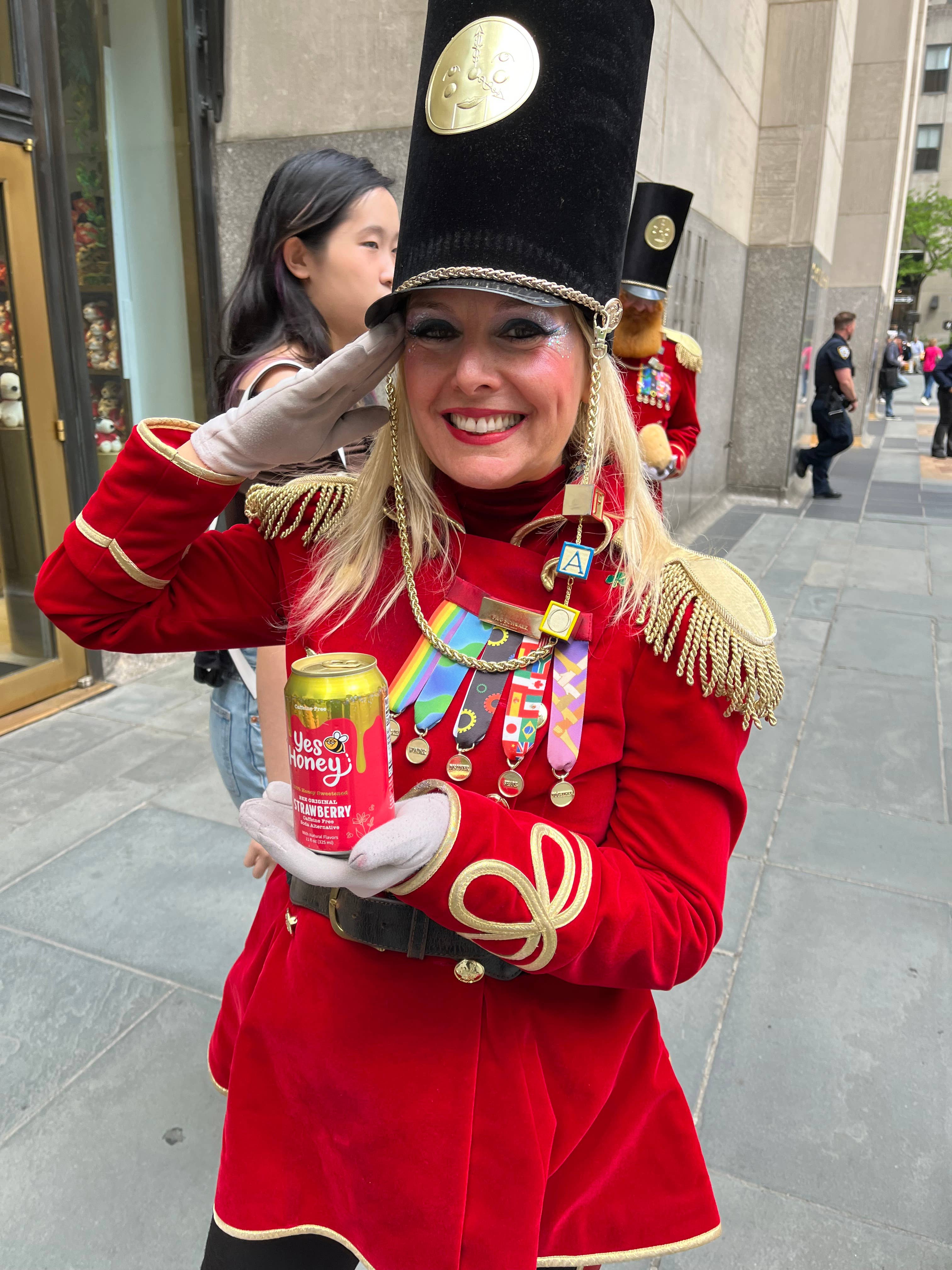 Yes Honey - Wholesale Soda/Carbonated Drink - Yes Honey- 100% Honey Sweetened Soda- Strawberry 4