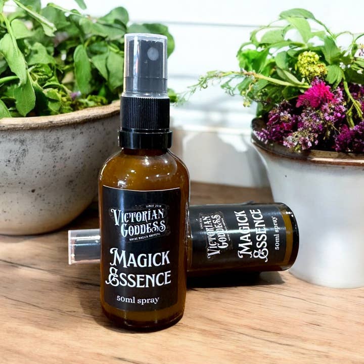 Magick Essence Spray 50ml för wholesale av Victorian Goddess