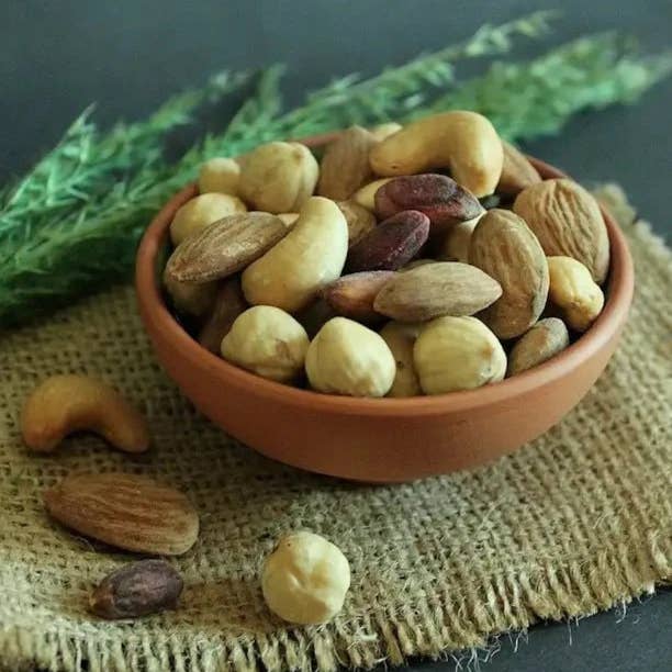 Serde | Premium Mixed Nuts (Almond, Hazelnut, Unshelled Pistachio, Cashew) and other Purchase Wholesale simply healthy. Free Returns & Net 60 Terms on Faire trending on Faire.