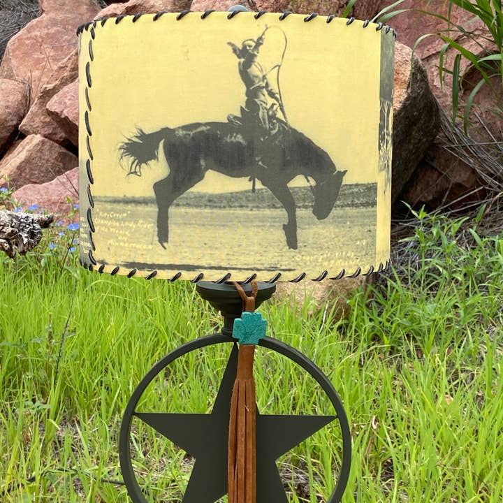 Abat-jour Mustard Old West Cowgirl pour la vente par Red Dirt Ranch Clothing Company