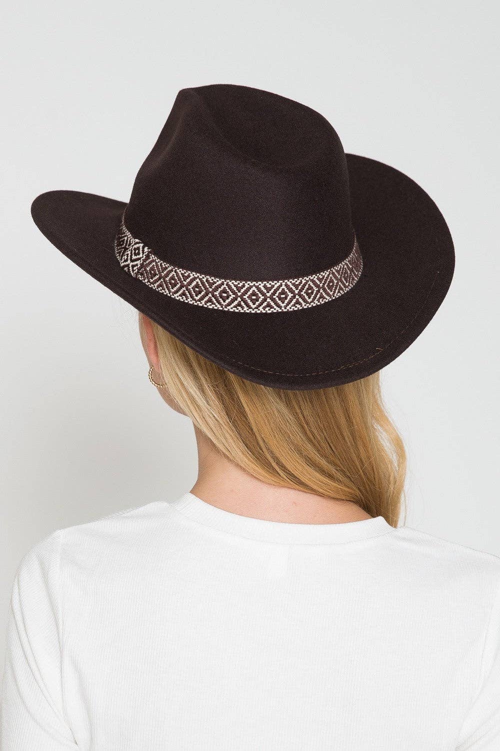 JOSSLYN by wall to wall - Wholesale Fedora - Women's - A VINTAGE CLASSIC COW BOY HAT WITH AZTEC TRIM | 40HW3135
