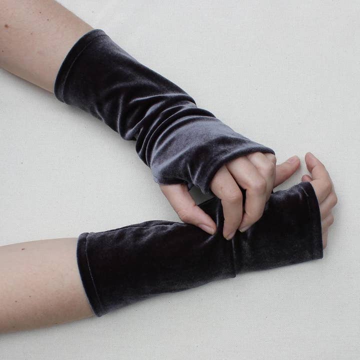 Dana Herbert - Wholesale Gloves - Women's - Velvet Fingerless Gloves