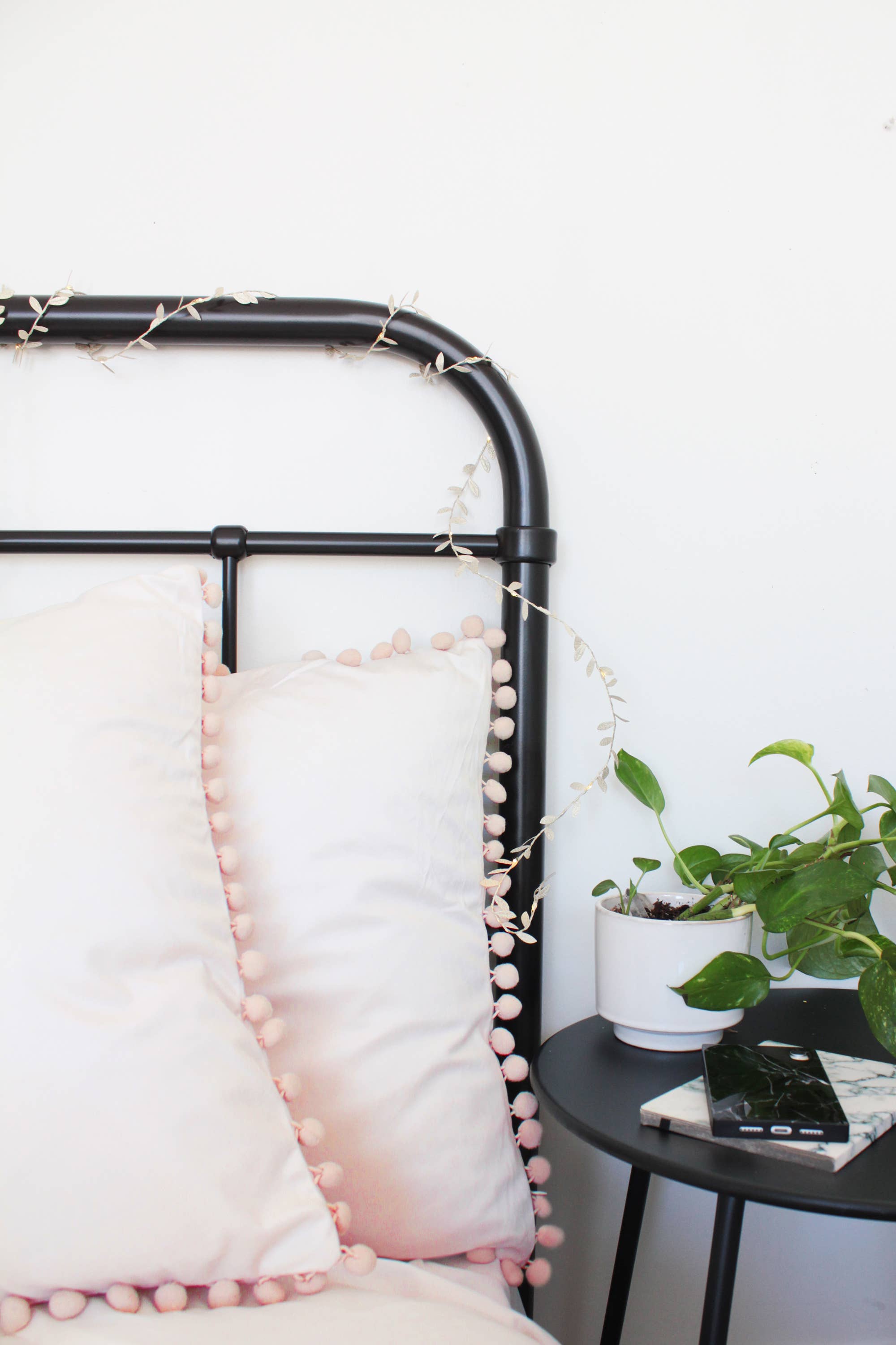 20 LED Gold Leaf Fairy Lights Battery Operated - warm white for wholesale on Faire4