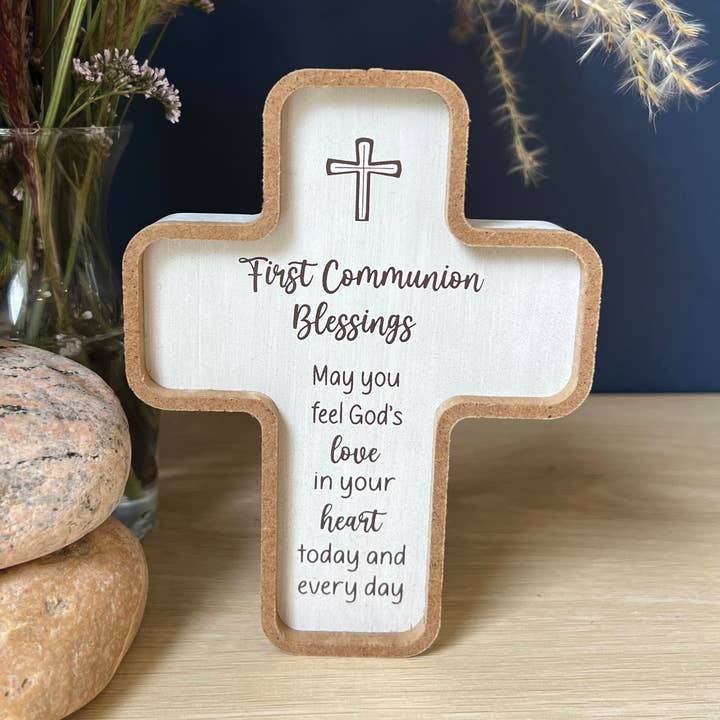 Stående kors med välsignelse för första kommunionen för wholesale av Abbey + CA Gift