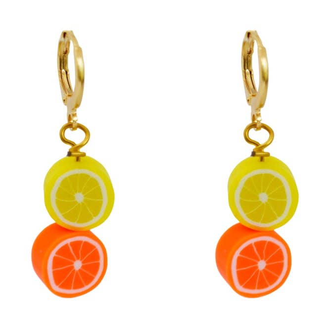 Orecchini Huggie giallo limone e arancione | di Ifemi Jewels per la vendita all'ingrosso da parte di Ifemi Jewels