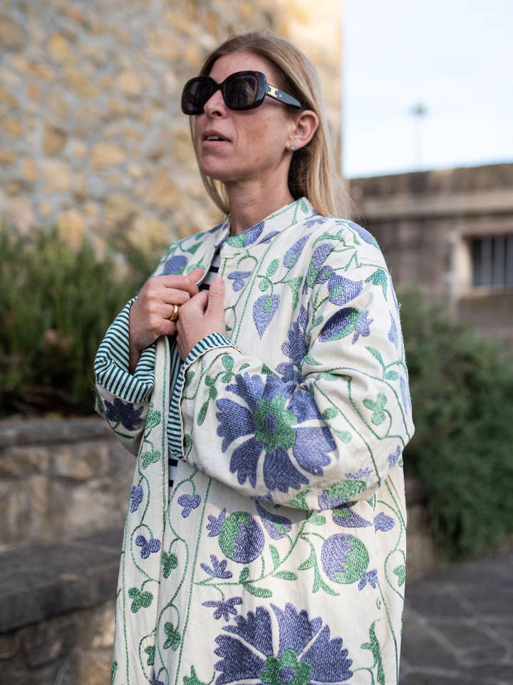 Langer Suzani-Mantel für den Großhandel von Sanjanaandme