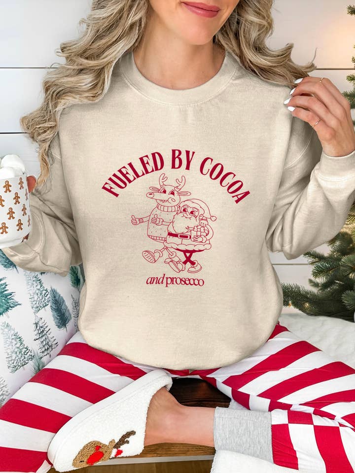 Sweatshirt graphique de vacances alimenté par le cacao + le prosecco pour la vente par Creative 1324