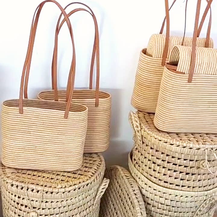 MARRAKECH METACRAFT LTD - Wholesale Tote Bag - Women's - Small Raffia Basket with Leather Handles4