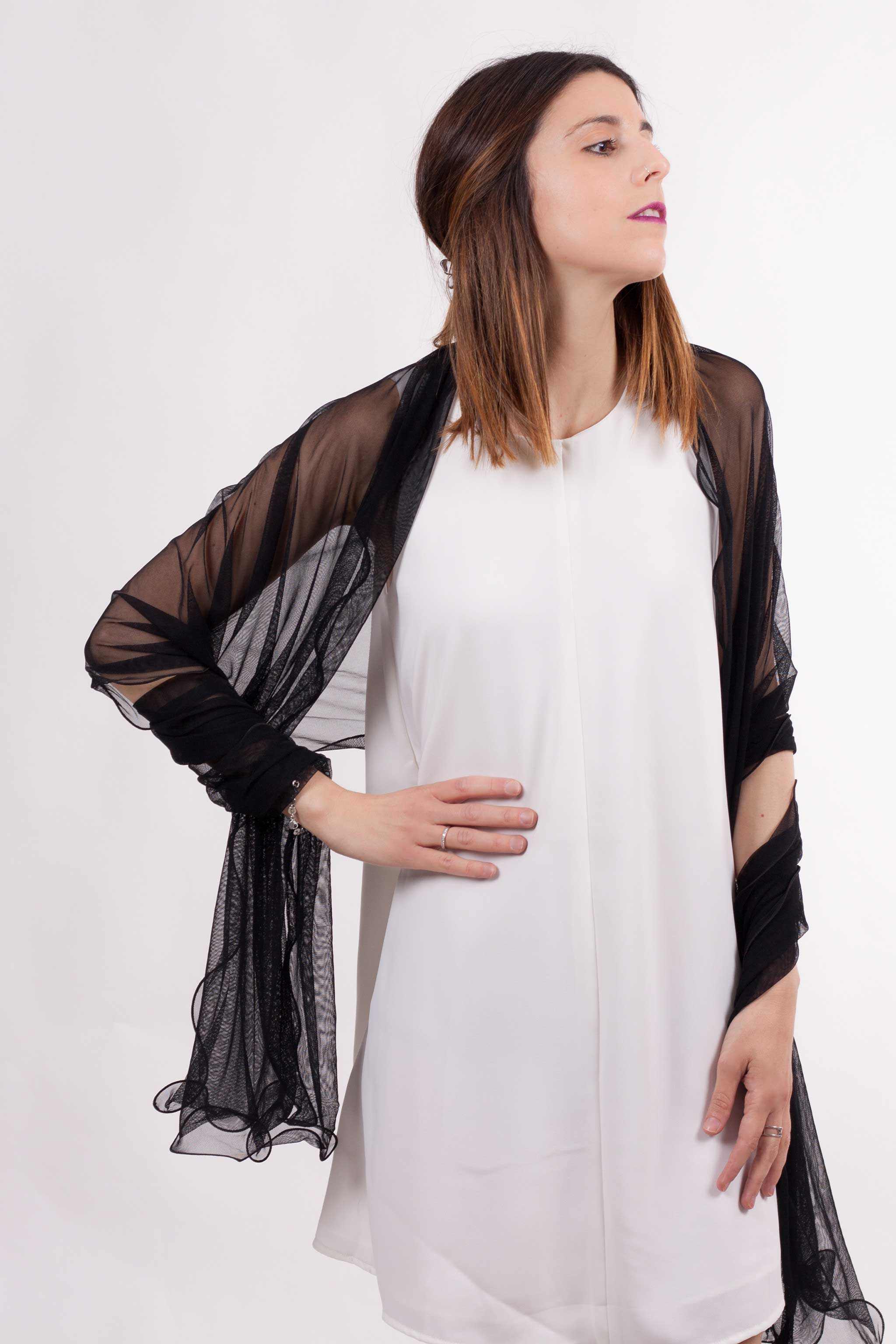 MR Complements - Vente Écharpe – femme - Châle en tulle grande taille aux bords ondulés5