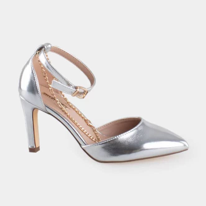 STILL GOLDEN CHAIN - SILVER and other Purchase Wholesale sapatos para. Free Returns & Net 60 Terms on Faire trending on Faire.