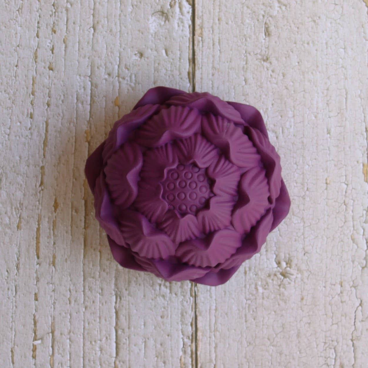 44 - Quarenta44Quatro - Wholesale Decorative Tabletop Object - Flor de Lótus de Gesso1