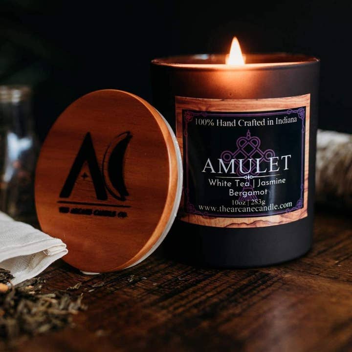 Amulett för wholesale av The Arcane Candle