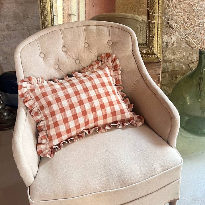 BARNABÉ AIME LE CAFÉ - Wholesale Throw/Decorative Pillow - Rectangular cushion in gingham fabric with ruffle and embroidery14