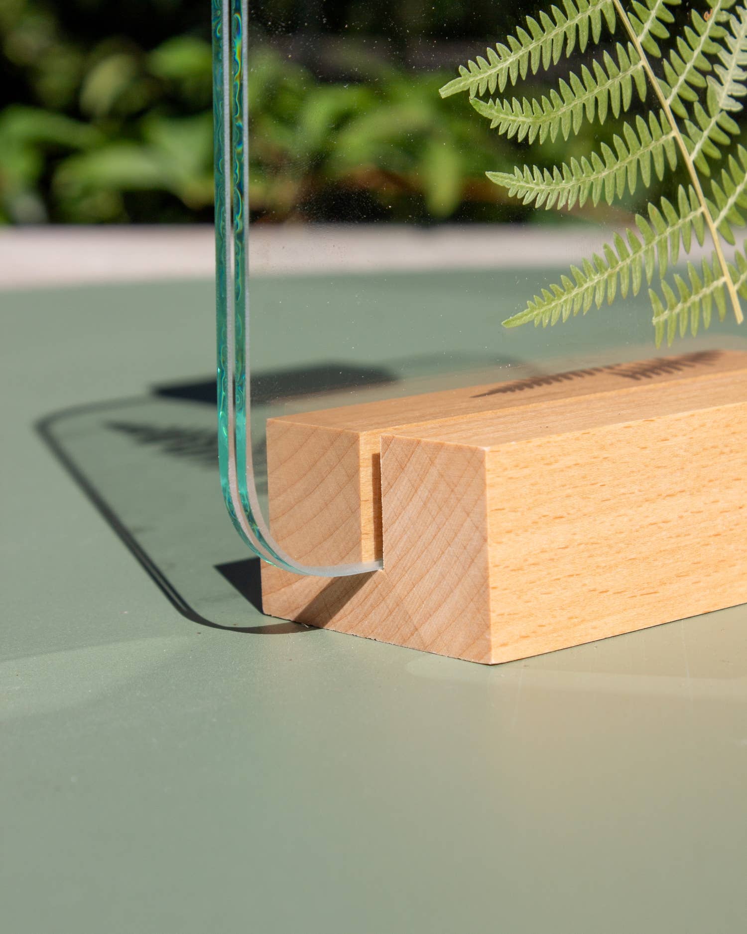 Reine Mère - Wholesale Picture Frame - Wooden glass photo frame - Black clip (made in France)5