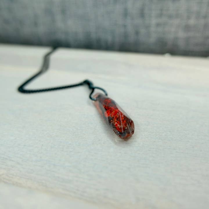 BlueButterflyBazaar - Wholesale Pendant/charm necklace - Darth Maul’s Kyber Crystal Small Pendant Necklace Red and Black crystal Star Wars Gift2