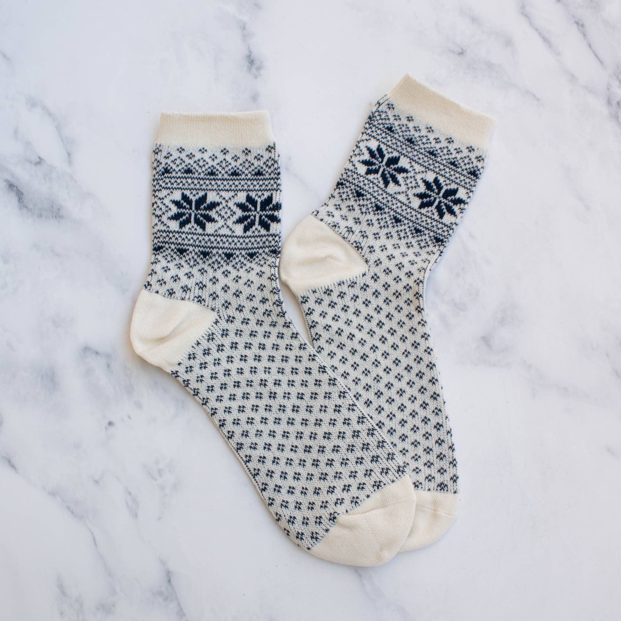 Tiepology – wholesale Socks – Women's – Women's Snowflake-Motif Comfort Socks2
