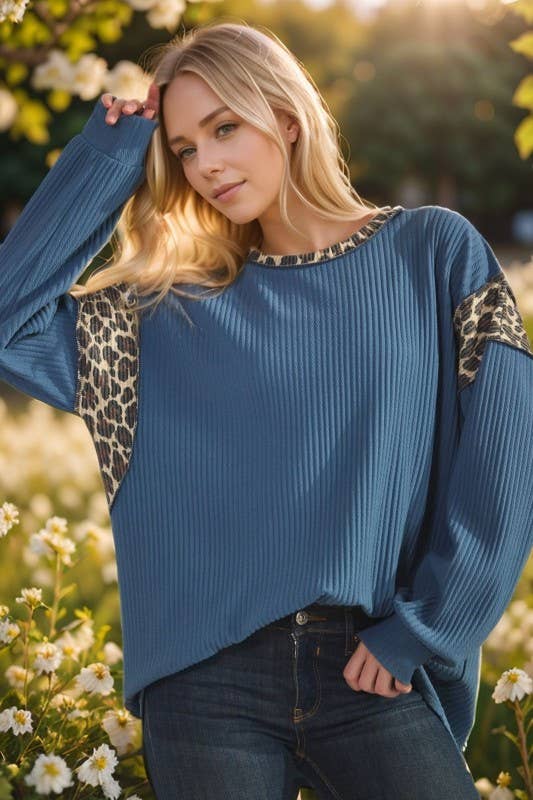 HEIMISH – Großhandel Tunika – Damen – ET8023-10 LANGARM-SHIRT MIT EINHEITLICHEM UND TIERKONTRAST3