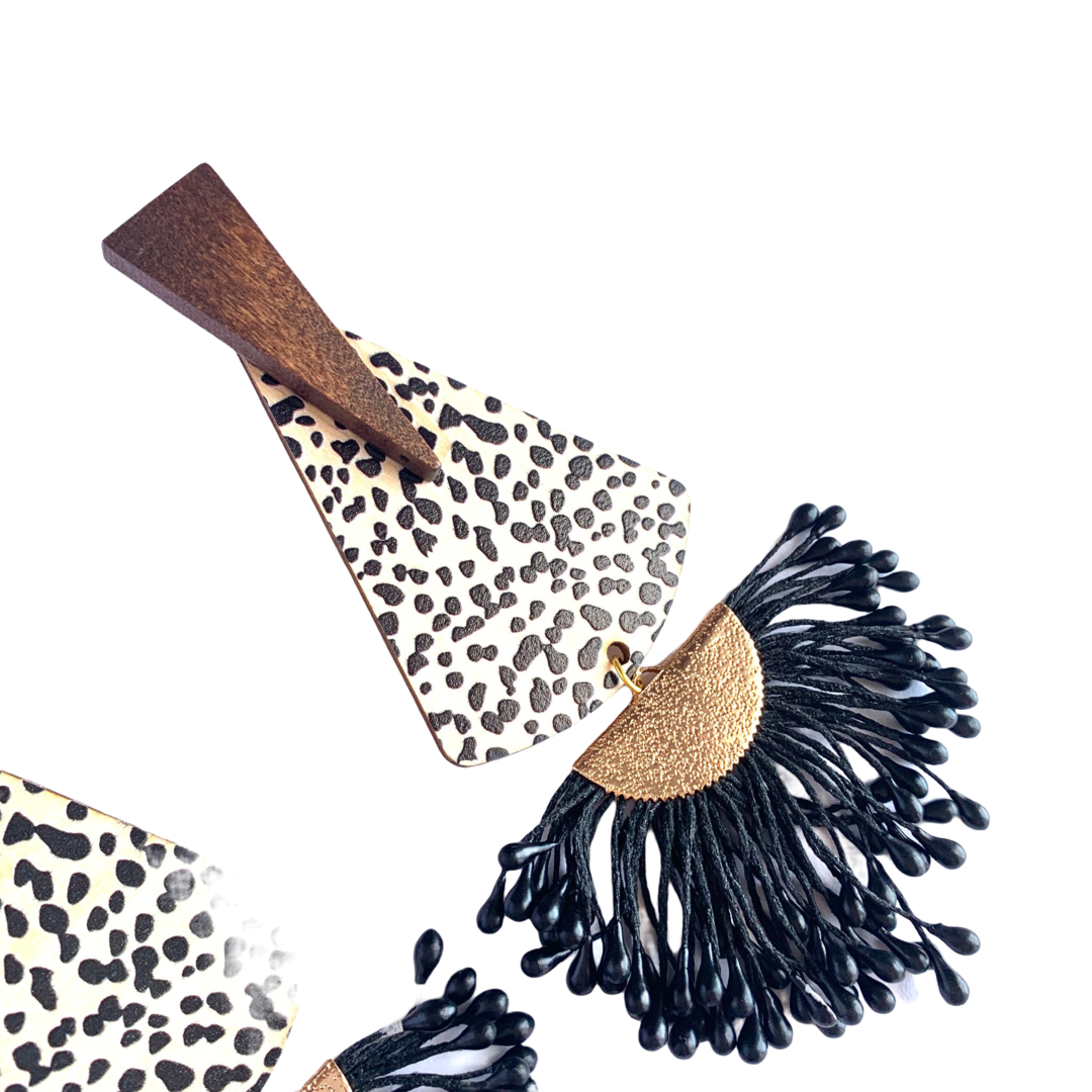 Roselinde - Vendita all'ingrosso Orecchini con nappe - Orecchini maxi lunghi e leggeri in legno decorato e tessuto1