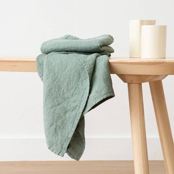 LinenMe - Wholesale Hand towel - Linen Hand Towels Spa Green Washed Waffle1