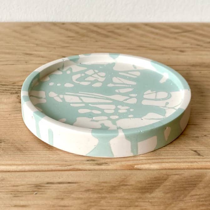 Piatto verde Splatter Circle per la vendita all'ingrosso da parte di Piece by Jackson