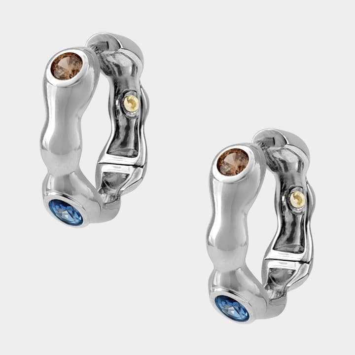 Mira Hoops för wholesale av Kara Yoo